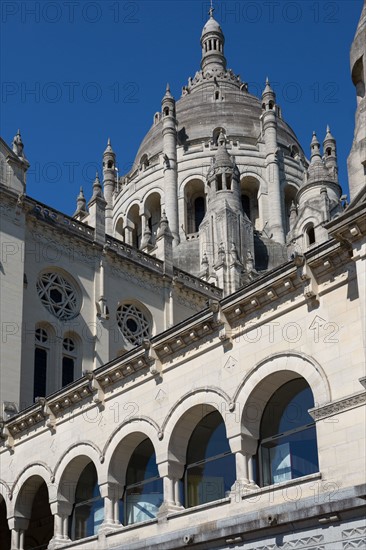 Basilique Sainte-Thérèse de Lisieux