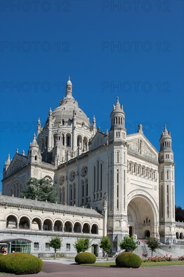 Basilique Sainte-Thérèse de Lisieux