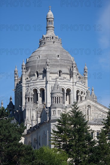 Basilique Sainte-Thérèse de Lisieux