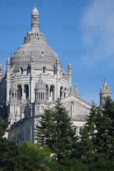 Basilique Sainte-Thérèse de Lisieux