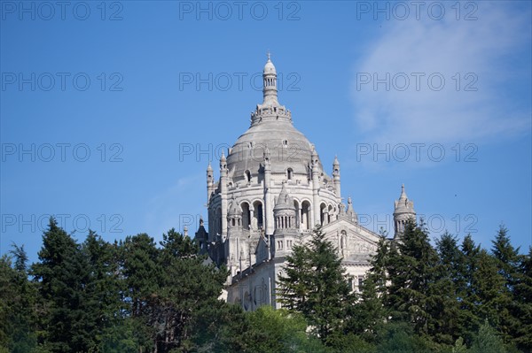 Basilique Sainte-Thérèse de Lisieux