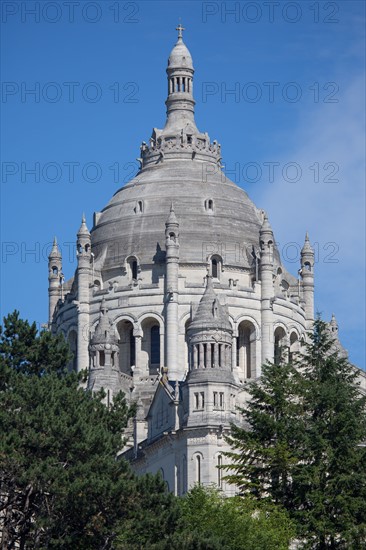 Basilique Sainte-Thérèse de Lisieux