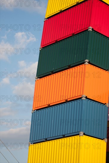 Le Havre, Catène de containers, œuvre de Vincent Ganivet