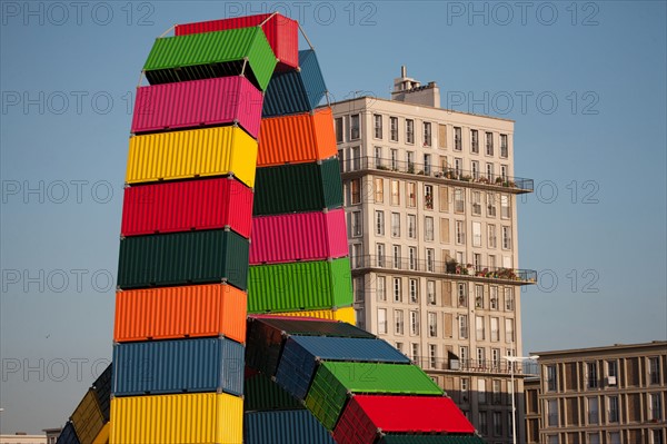 Le Havre, Catène de conteneurs, œuvre de Vincent Ganivet