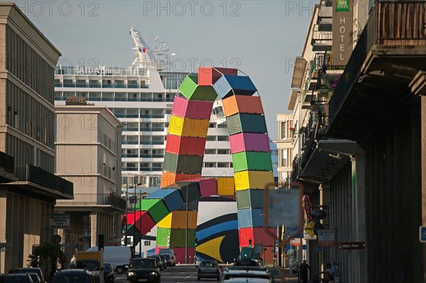 Le Havre, Catène de containers, œuvre de Vincent Ganivet