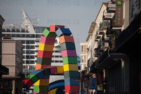 Le Havre, Catène de containers, œuvre de Vincent Ganivet