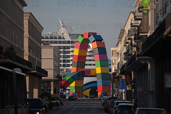 Le Havre, Catène de containers, œuvre de Vincent Ganivet