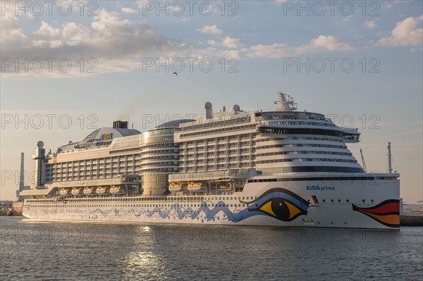 Paquebot de croisière AIDA dans le port du Havre