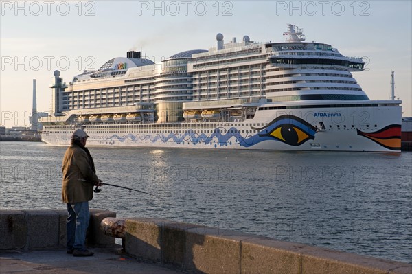 Paquebot de croisière AIDA dans le port du Havre