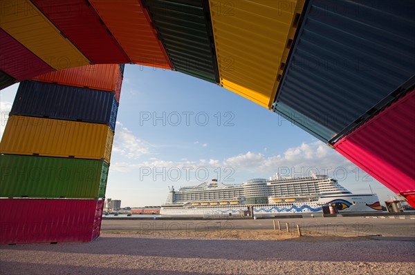 Le Havre, Catène de containers, œuvre de Vincent Ganivet