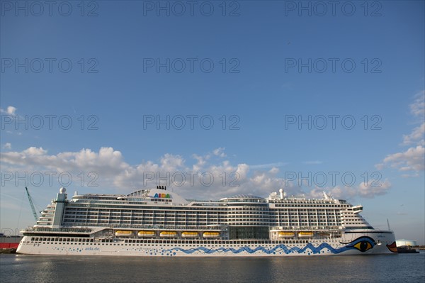 Paquebot de croisière AIDA dans le port du Havre