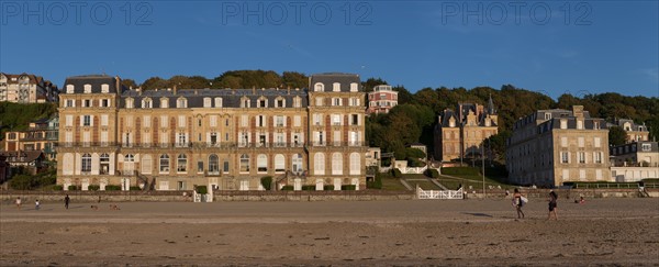 Trouville sur Mer, villas du front de mer