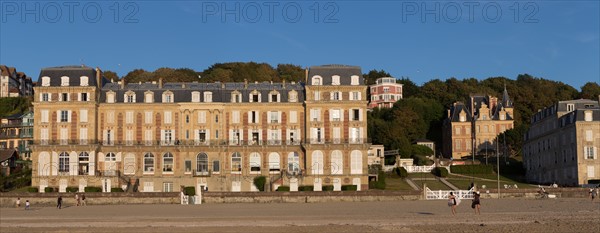 Trouville sur Mer, villas du front de mer