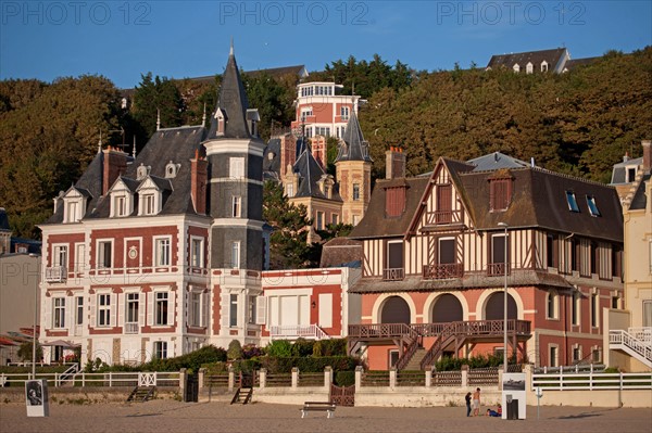 Trouville sur Mer, villas du front de mer