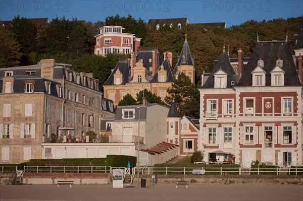 Trouville sur Mer, villas du front de mer