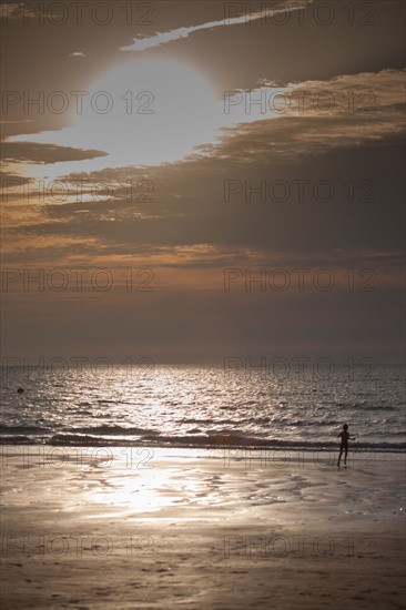 Trouville sur Mer, Kite surf au soleil couchant