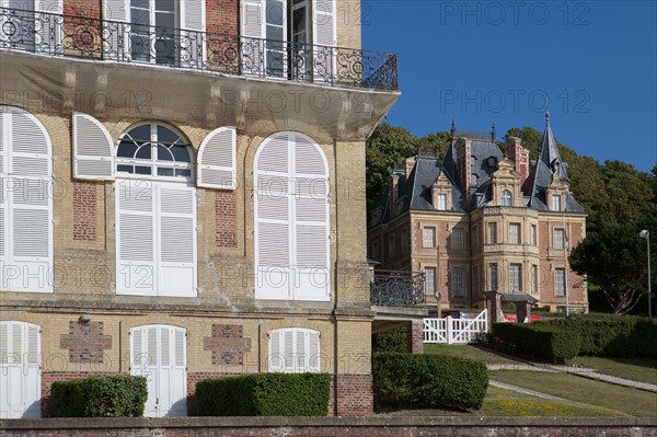 Trouville sur Mer, résidence Les Roches Noires et Villa Montebello