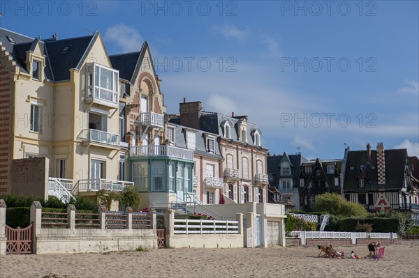 Trouville sur Mer, villas du front de mer