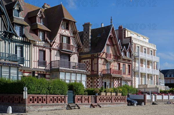 Trouville sur Mer, villas du front de mer