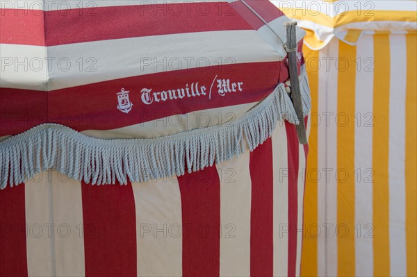 Trouville sur Mer, parasols formant cabines de plage