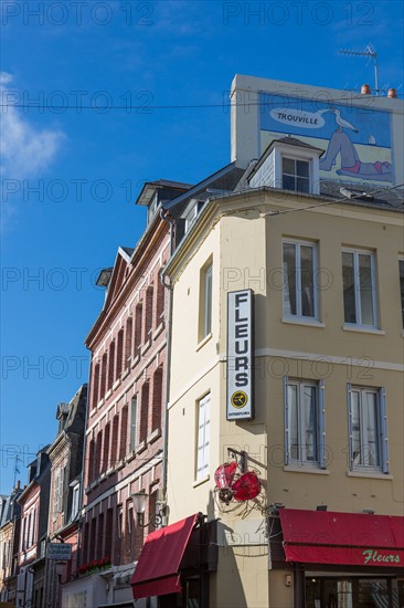 Trouville sur Mer, peinture murale de Raymond Savignac