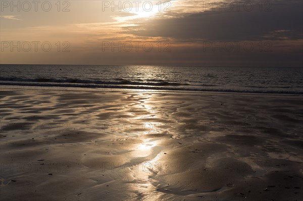 Trouville sur Mer, Kite surf au soleil couchant