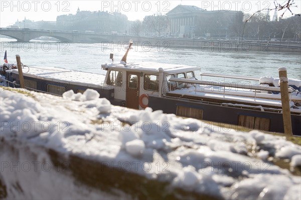 Paris under the snow, February 2018