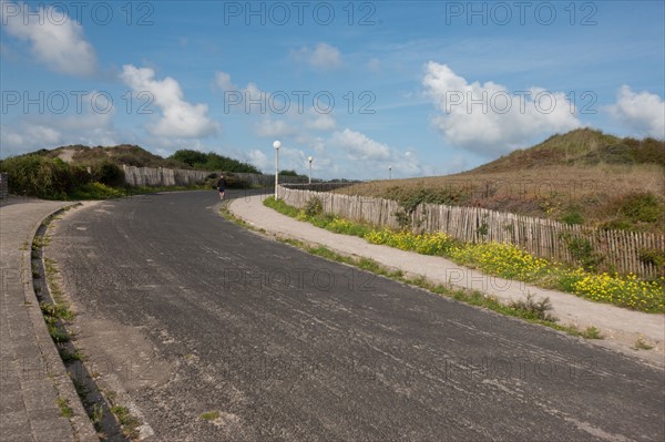 Route du phare de Berck (Pas-de-Calais, France)