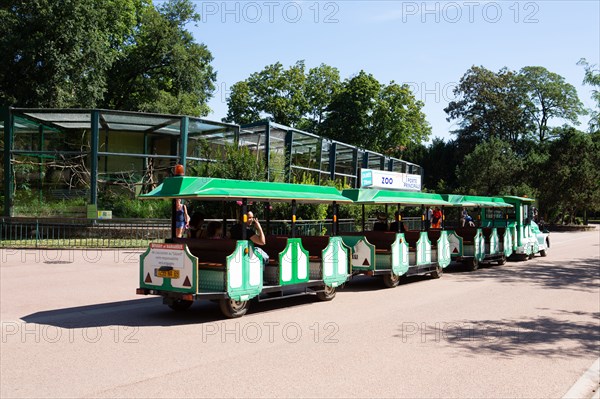 Lyon, Parc de la Tête d'Or, petit train touristique