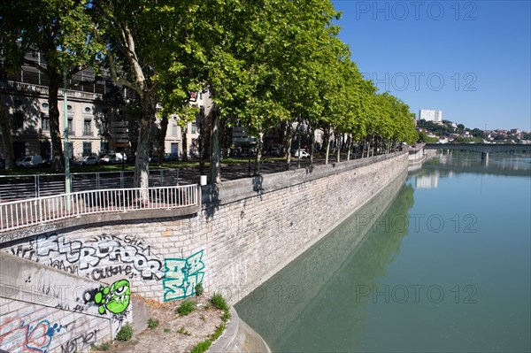 Lyon, depuis la Passerelle du Collège, le Rhône