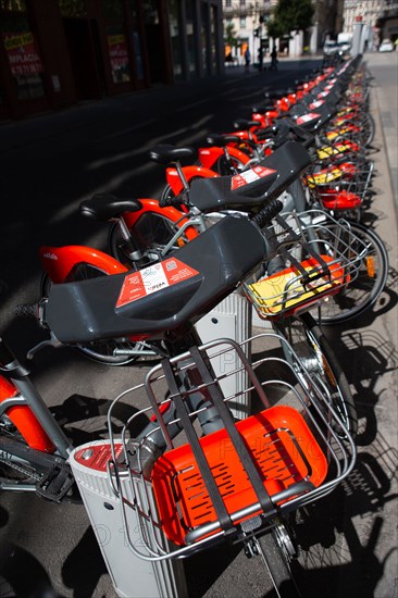 Lyon, Velov' self service bikes