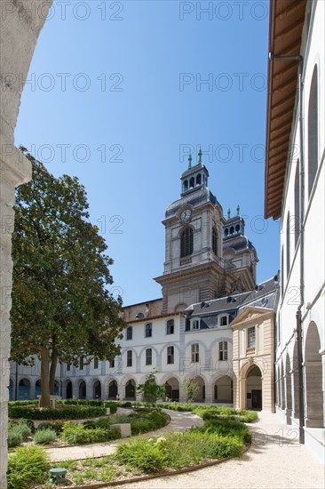 Lyon, Hotel Dieu renovated in July 2018