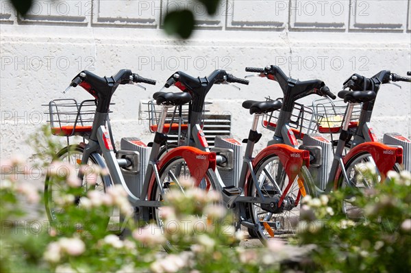 Lyon, Velov' self service bikes