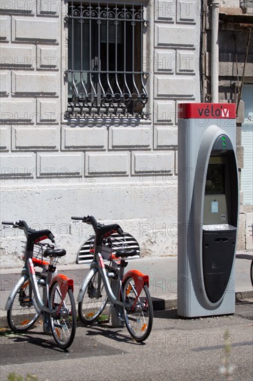 Lyon, Velov' self service bikes