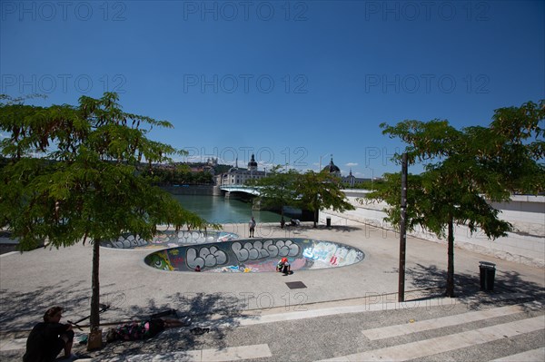 Lyon, Quai Victor Augagneur, berges aménagées et vue sur le Rhône