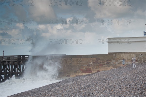 Dieppe, tempête sur la plage