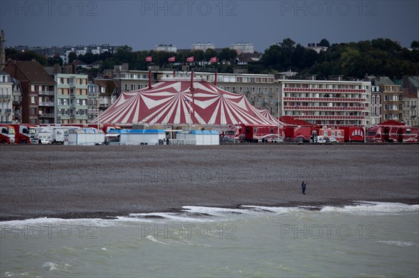 Dieppe, chapiteau du Cirque Amar