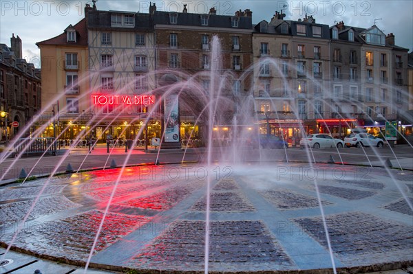 Dieppe, port, jets d'eau,