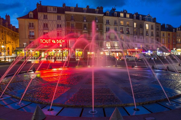 Dieppe, water jets on the port