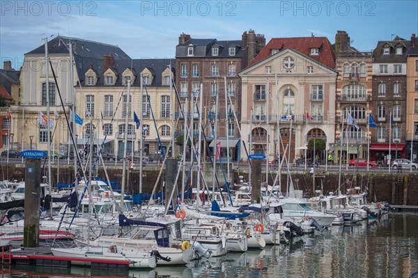 Dieppe, port depuis le Quai du Carénage