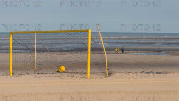 Le Touquet Paris Plage, yellow football goals