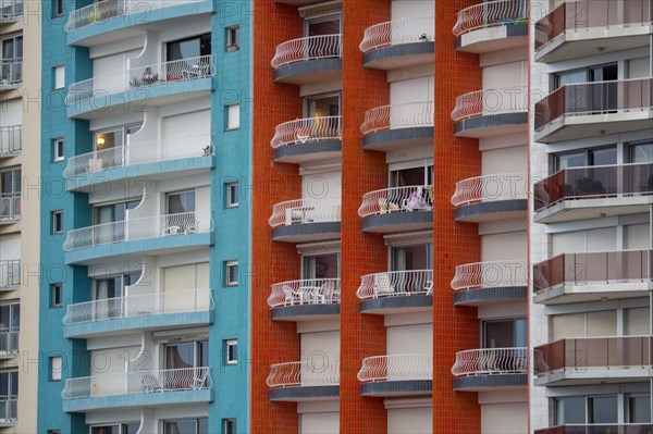 Le Touquet Paris Plage, façades d'immeubles du front de mer colorées