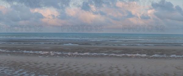 Le Touquet Paris Plage, dunes au dessus de la plage