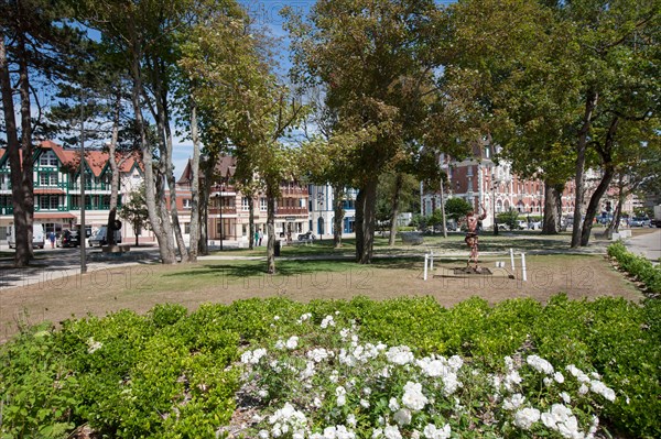 Le Touquet Paris Plage, Avenue des Phares and Avenue du Verger