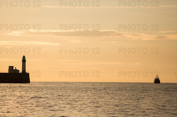 Mers les Bains, Le Tréport harbour breakwater