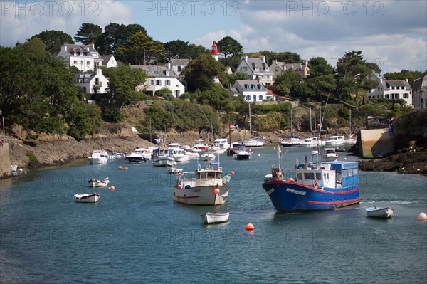 Clohars Carnoët, ria et port de Doëlan, bateaux de pêche