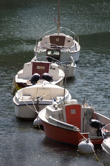 Clohars Carnoët, ria et port de Doëlan, petits bateaux