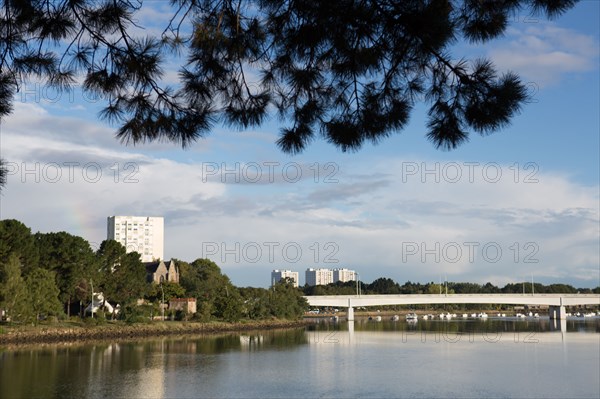 Lorient, Boulevard du Scorff, pedestrian and bicycle walk