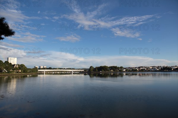 Lorient, Boulevard du Scorff, pedestrian and bicycle walk