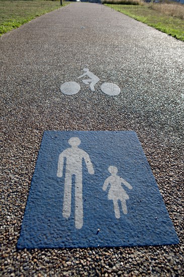 Lorient, Boulevard du Scorff, pedestrian and bicycle walk